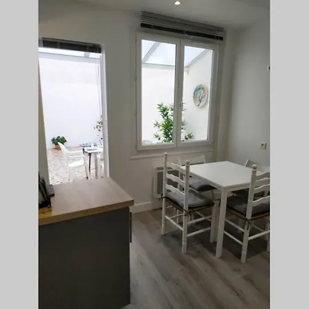 Exceptionnel : Hypercentre T2 Avec Patio Biarritz