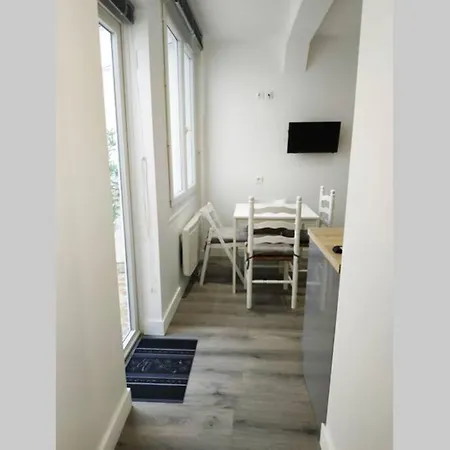 Exceptionnel : Hypercentre T2 Avec Patio *